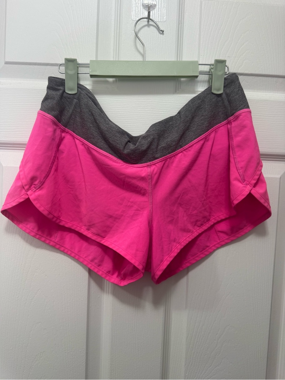 Lululemon Speed Short *4-way Stretch 2.5" in Pink and Gray Size 10